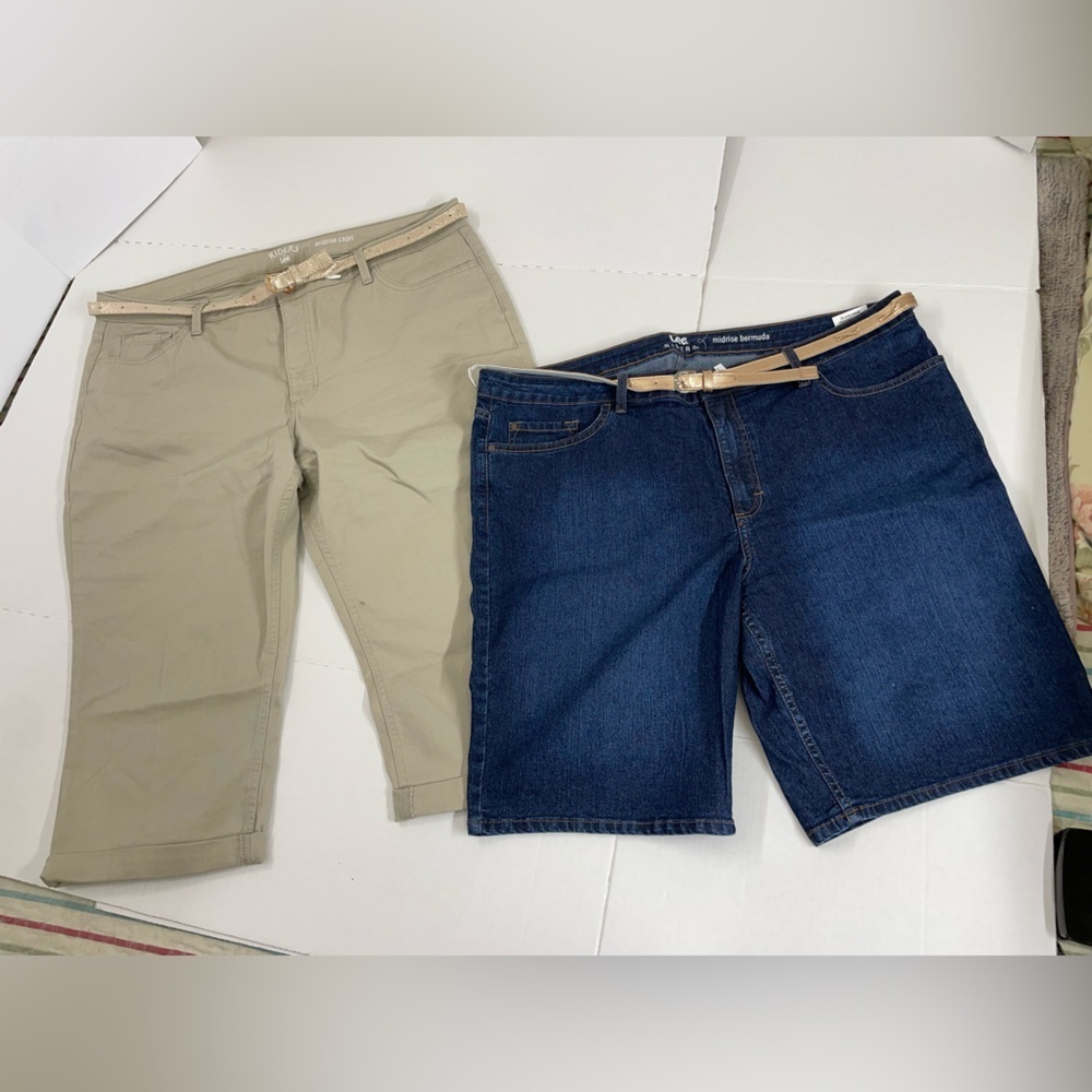 Riders by Lee Beige and Denim Capris Set